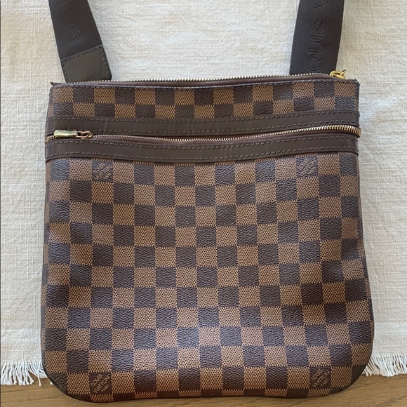 Authentic Louis Vuitton crossbody - Picture 2 of 14